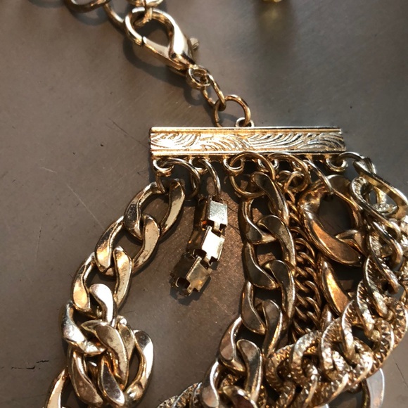 Gold chunky necklace - Picture 4 of 5